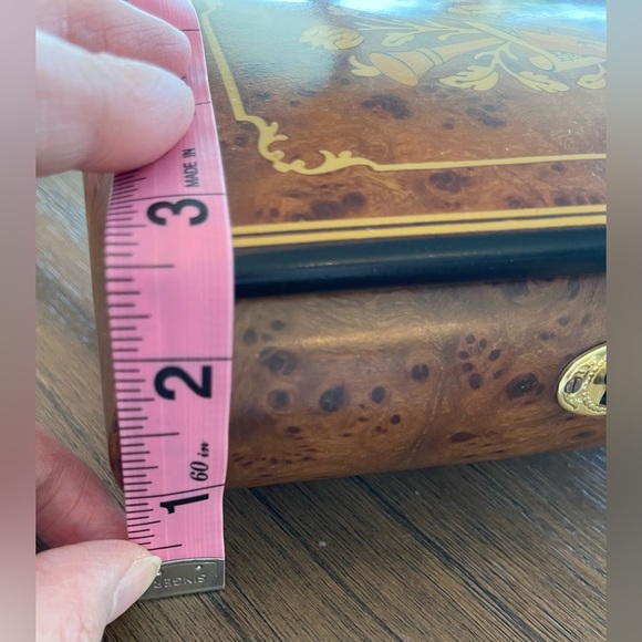 Splendid Italian Violin Inlaid Elegant Wood Music/Jewelry Box Hand Made in Italy - Picture 14 of 15